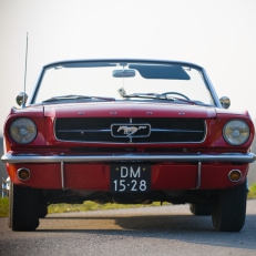 trouwvervoer Romar Mustang Trouwvervoer Ford Mustang Cabrio '65 te huur voor bruiloften en partijen