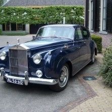 Een oldtimer als trouwauto