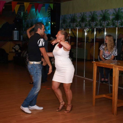 Openingsdans SalseroMboka Party & Dance Openingsdans SalseroMboka Party & Dance