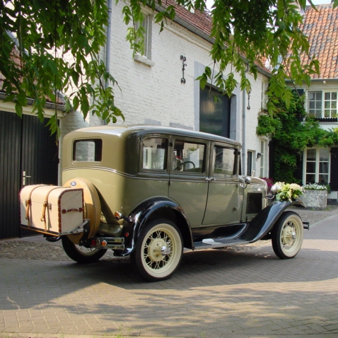 Oldtimer-verhuur Leo Wilms Trouwvervoer Oldtimer-verhuur Leo Wilms Trouwvervoer