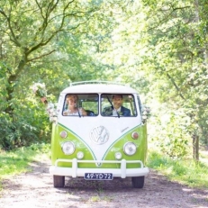 trouwvervoer Oldtimer-huren.nl huur een trouwauto!