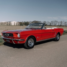 trouwvervoer Oldtimer-huren.nl huur een trouwauto!