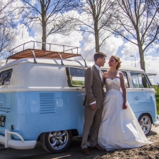 trouwvervoer In Stijl met een Spijl maak je dag onvergetelijk met een mooie VW T1 spijlbus uit 1960