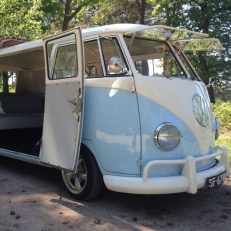 trouwvervoer In Stijl met een Spijl maak je dag onvergetelijk met een mooie VW T1 spijlbus uit 1960