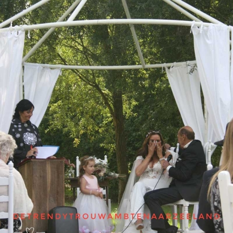 Trouwambtenaar De Trendy Trouwambtenaar