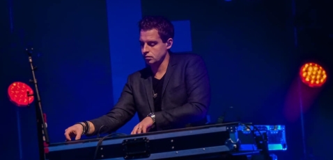 Bruiloft-muziek Feest DJ Douwe Hoekstra Bruiloft-muziek Feest DJ Douwe Hoekstra