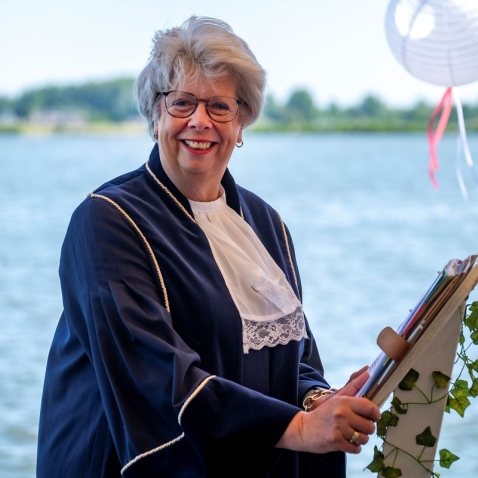 Trouwambtenaar Ellemieke Verbindt Echt Trouwambtenaar Ellemieke Verbindt Echt