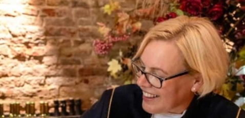 BABS Trouwambtenaar Karin