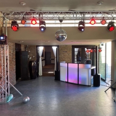bruiloft-muziek Licht en Geluid Zeeland bruiloftmuziek, partyverhuur, sfeermakers en decoratie