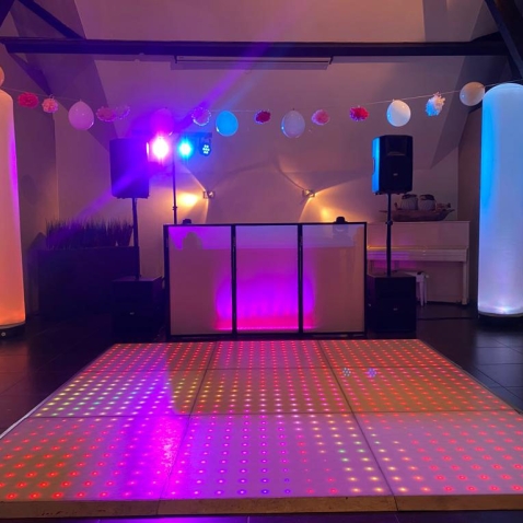 Bruiloft-muziek Licht en Geluid Zeeland Bruiloft-muziek Licht en Geluid Zeeland