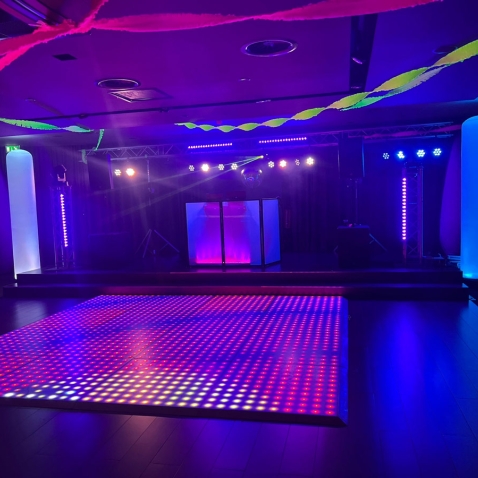 Bruiloft-muziek Licht en Geluid Zeeland Bruiloft-muziek Licht en Geluid Zeeland