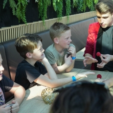 Sfeermakers Bruiloft goochelaar Lucas Roberts Sfeermakers Bruiloft goochelaar Lucas Roberts