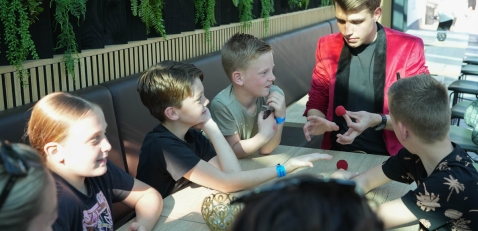 Sfeermakers Bruiloft goochelaar Lucas Roberts