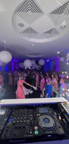 Bruiloft-muziek DJhurenGelderland.nl Bruiloft-muziek DJhurenGelderland.nl