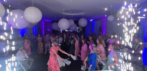 Bruiloft-muziek DJhurenGelderland.nl Bruiloft-muziek DJhurenGelderland.nl