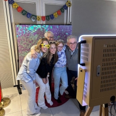  Hippephotoboothhuren.nl Onbeperkt foto's & luxe opties