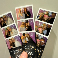  Hippephotoboothhuren.nl Onbeperkt foto's & luxe opties