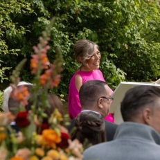 trouwambtenaar De Weddingdiva vrolijk, vlot, warm en spontaan