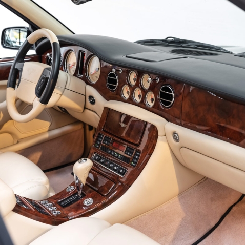 Trouwvervoer ikzoekeenmooietrouwauto.nl