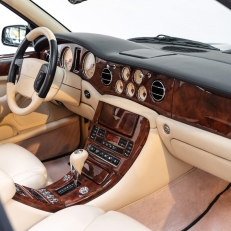 trouwvervoer ikzoekeenmooietrouwauto.nl The most special ride for your beautiful bride!