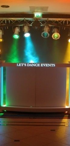 Bruiloft-muziek De Bruiloft Feest DJ Bruiloft-muziek De Bruiloft Feest DJ