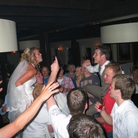 Bruiloft-muziek De Bruiloft Feest DJ Bruiloft-muziek De Bruiloft Feest DJ