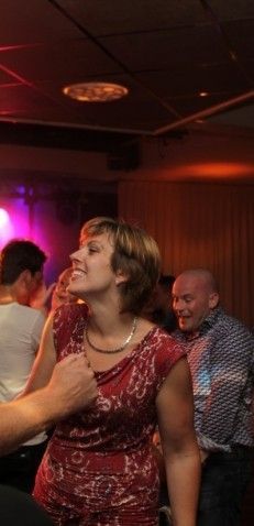 Bruiloft-muziek De Bruiloft Feest DJ Bruiloft-muziek De Bruiloft Feest DJ