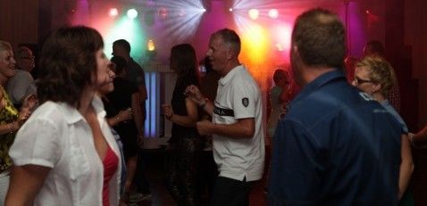 Bruiloft-muziek De Bruiloft Feest DJ Bruiloft-muziek De Bruiloft Feest DJ
