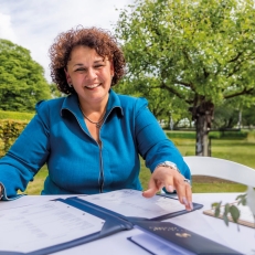 trouwambtenaar Madelon Trouwt Waar jullie liefde is, daar ben ik in heel Nederland én ver daarbuiten