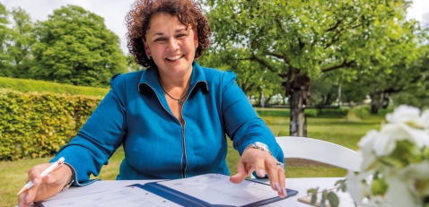 Trouwambtenaar Madelon Trouwt