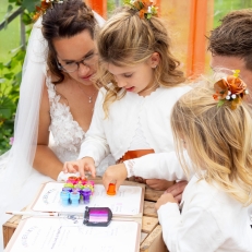 trouwambtenaar Madelon Trouwt Waar jullie liefde is, daar ben ik in heel Nederland én ver daarbuiten