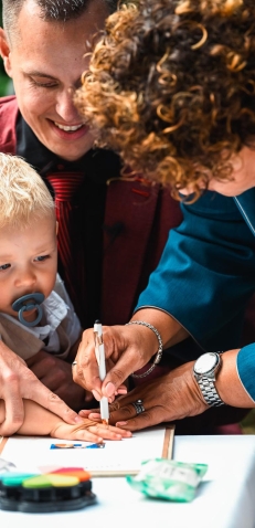 Trouwambtenaar Madelon Trouwt