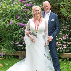  Bruidsbloementuin Trouwjurken en accessoires met gevoel