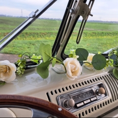 trouwvervoer Oldtimer Rides Stijlvol onderweg op jullie trouwdag met een vleugje nostalgie.