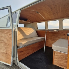 trouwvervoer Oldtimer Rides Stijlvol onderweg op jullie trouwdag met een vleugje nostalgie.