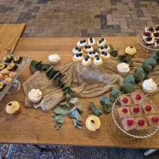 bruidstaart Boerderij Miedwei Jullie droombruidstaart, met liefde gemaakt