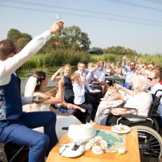 trouwvervoer Trouwen in het Hart van Friesland prachtige landelijke locatie in Friesland