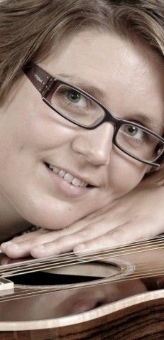 Bruiloft-muziek Ellen Houben Gitaar & Zang Bruiloft-muziek Ellen Houben Gitaar & Zang