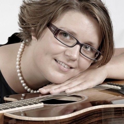 Bruiloft-muziek Ellen Houben Gitaar & Zang Bruiloft-muziek Ellen Houben Gitaar & Zang