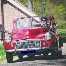 trouwvervoer Overdrive op de mooiste dag van je leven rijden in een unieke trouwauto