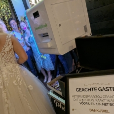  Schonewille Fotografie & Photobooth lekker je zelf zijn, ook op je trouwdag!