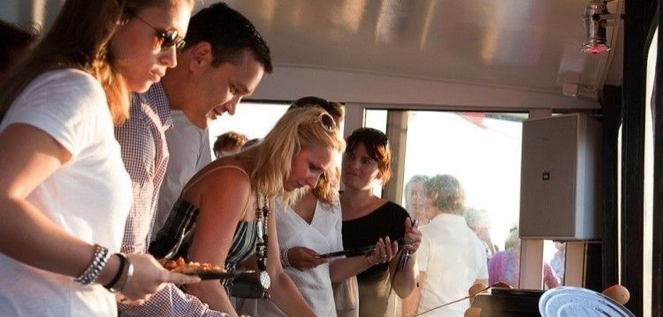 Vrijgezellenfeest Boot10.nl Rotterdam - Leiden Vrijgezellenfeest Boot10.nl Rotterdam - Leiden