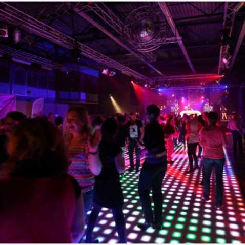 Bruiloft-muziek DJ Big Blender | Bruiloft DJ | Drive In Show | Ervaren & Allround Bruiloft-muziek DJ Big Blender | Bruiloft DJ | Drive In Show | Ervaren & Allround