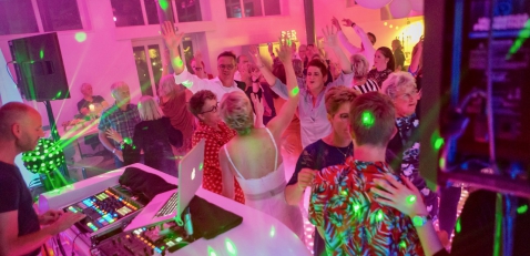 Bruiloft-muziek DJ Big Blender | Bruiloft DJ | Drive In Show | Ervaren & Allround Bruiloft-muziek DJ Big Blender | Bruiloft DJ | Drive In Show | Ervaren & Allround