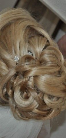 Bruidskapsel Bruid & Beauty Nederland Bruidskapsel Bruid & Beauty Nederland