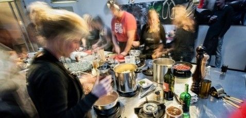 Vrijgezellenfeest Lokaal 55 / De Kookstudio Vrijgezellenfeest Lokaal 55 / De Kookstudio