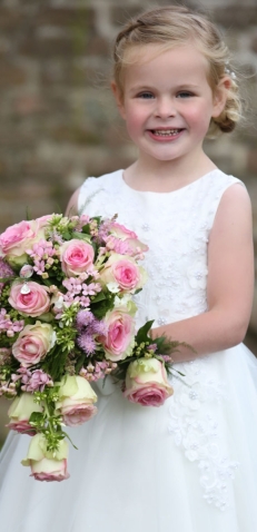 Kinderbruidskleding Gonnie's Kinderkleding Kinderbruidskleding Gonnie's Kinderkleding