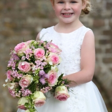 Kinderbruidskleding Gonnie's Kinderkleding Kinderbruidskleding Gonnie's Kinderkleding