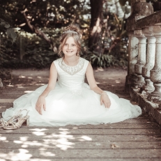 Kinderbruidskleding Gonnie's Kinderkleding Kinderbruidskleding Gonnie's Kinderkleding