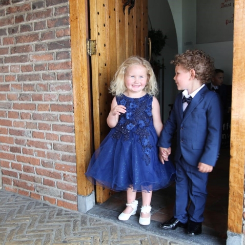 Kinderbruidskleding Gonnie's Kinderkleding Kinderbruidskleding Gonnie's Kinderkleding